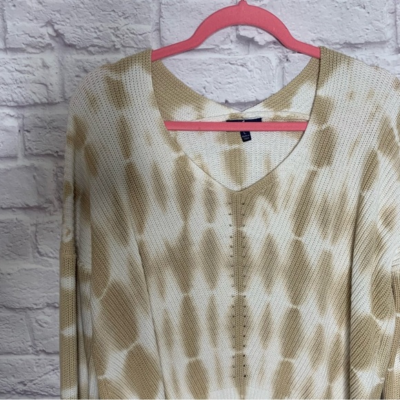 Freshman Tan And Ivory Tie-Dye V-Neck Knit Sweater - Picture 5 of 12